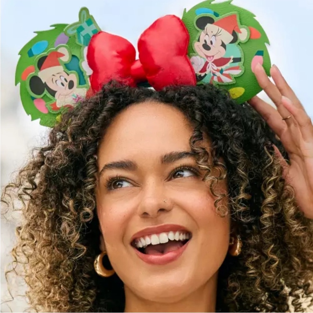 Loungefly Disney Holiday Ears 2023- **glow in the dark** - Picture 2 of 5